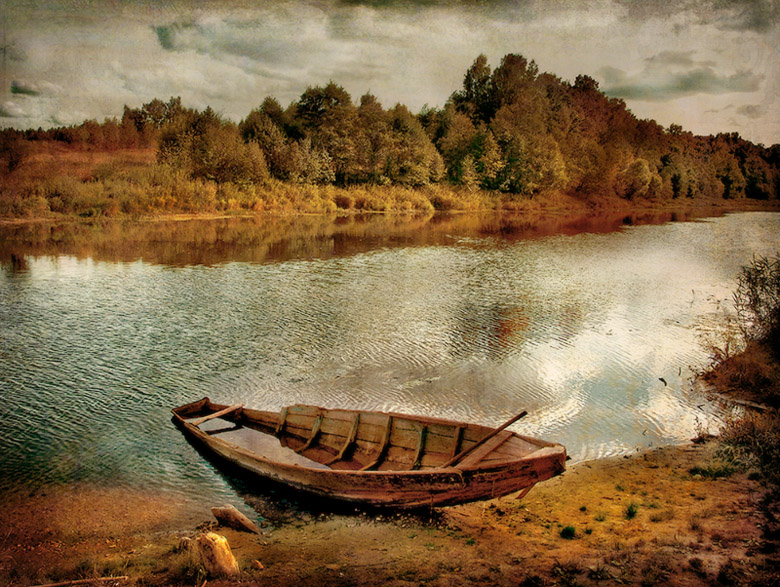 Река, лодка Нажмите на изображение, чтобы посмотреть его на полном экране.