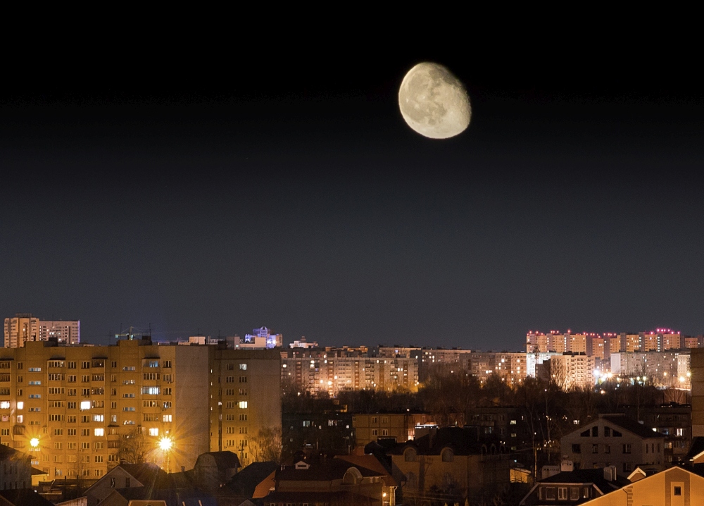 Полная луна в москве