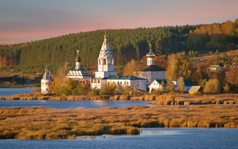 Свято-Троицкий Острово-Езерский монастырь Нажмите на изображение, чтобы посмотреть его на полном экране.