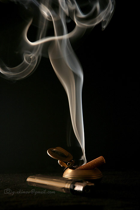 Вдыхая сигаретный дым, Я вижу ножки балерины Нажмите на изображение, чтобы посмотреть его на полном экране.