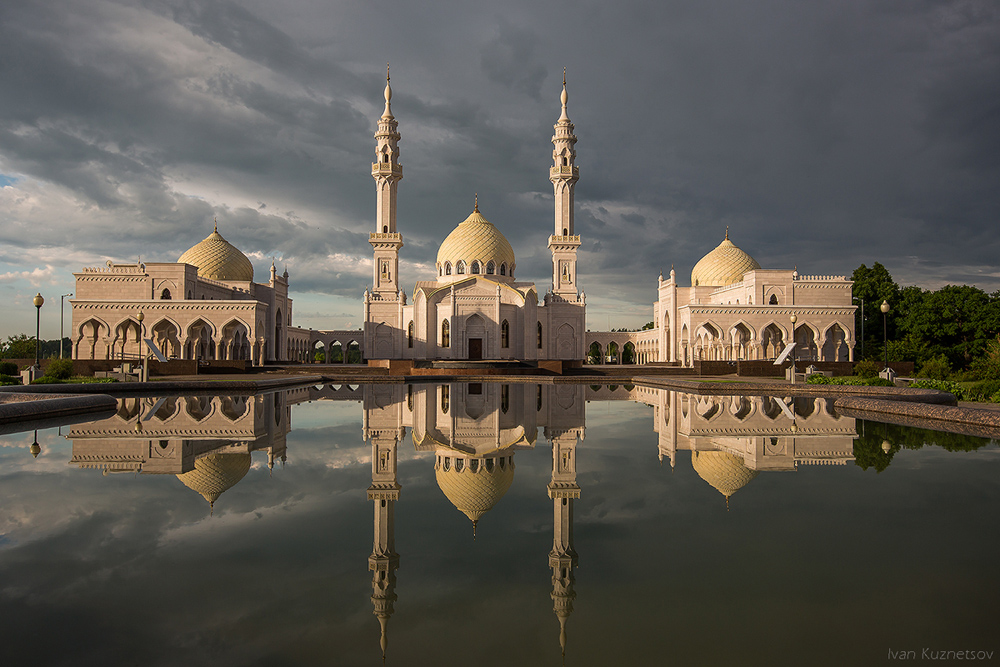 Белая мечеть Нажмите на изображение, чтобы посмотреть его на полном экране.