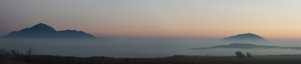 туманная река Нажмите на изображение, чтобы посмотреть его на полном экране.